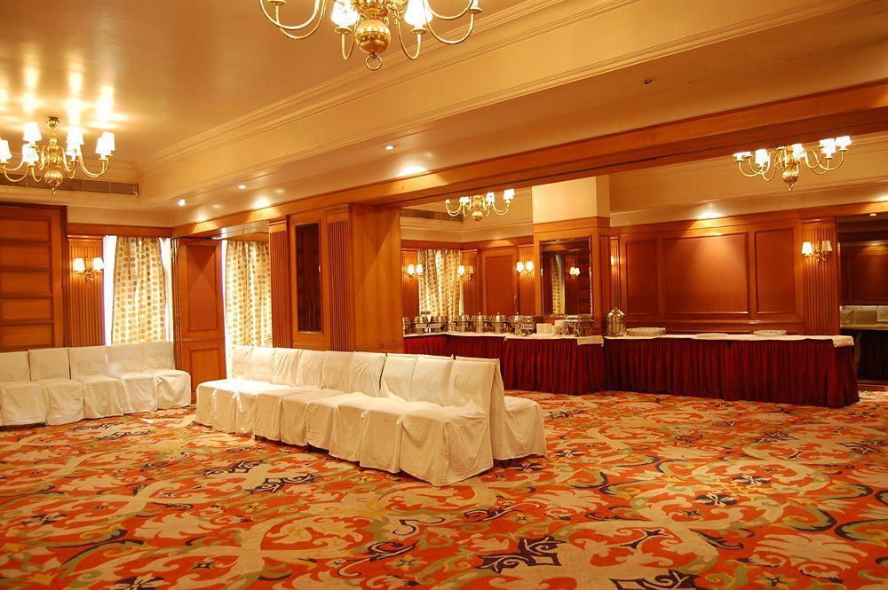 Celebrations Hotel Navi Mumbai Exterior photo