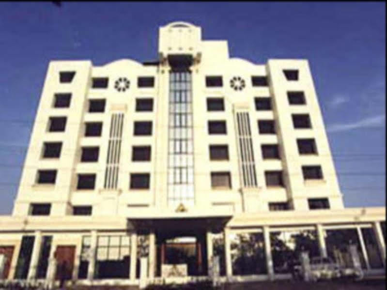 Celebrations Hotel Navi Mumbai Exterior photo