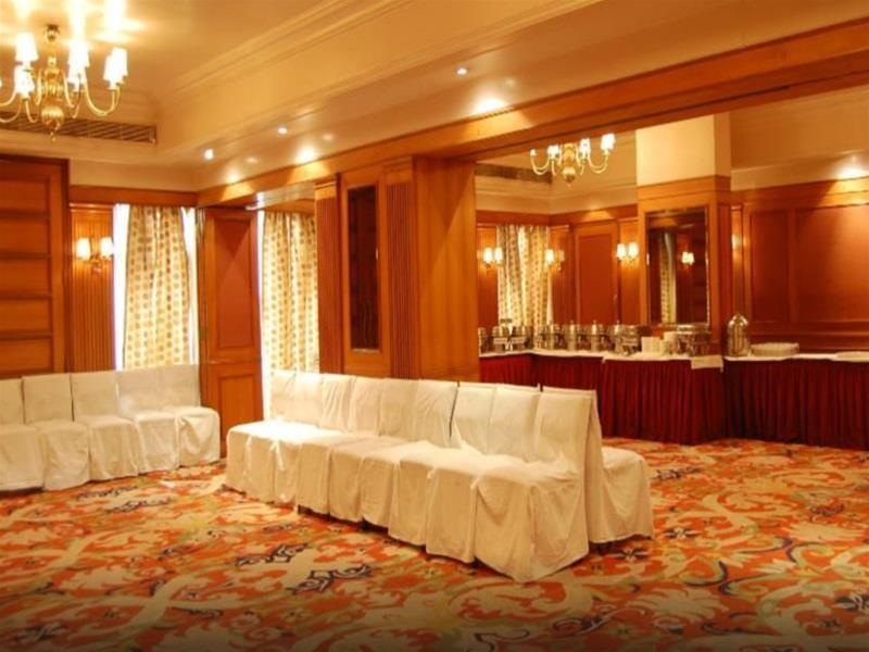 Celebrations Hotel Navi Mumbai Exterior photo